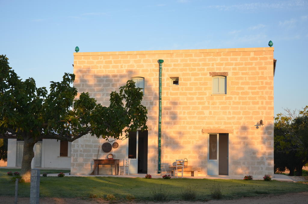 Masseria Vignenove Uggiano La Chiesa Luaran gambar