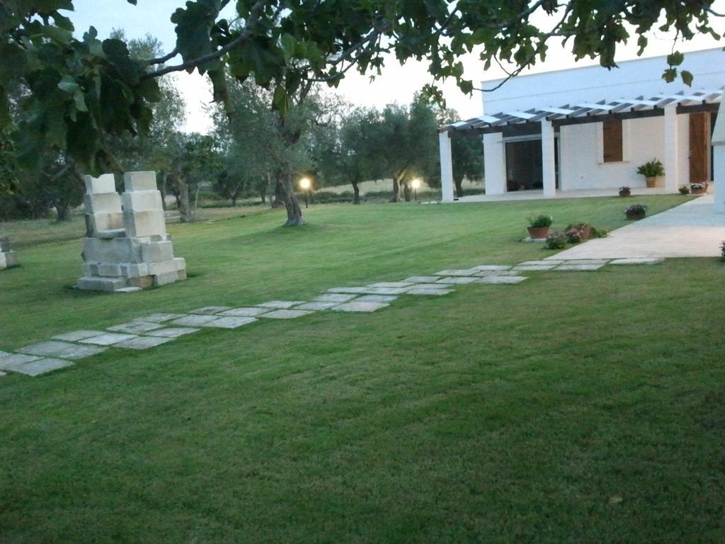 Masseria Vignenove Uggiano La Chiesa Luaran gambar
