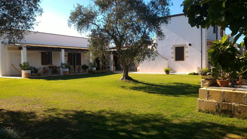 Masseria Vignenove Uggiano La Chiesa Luaran gambar